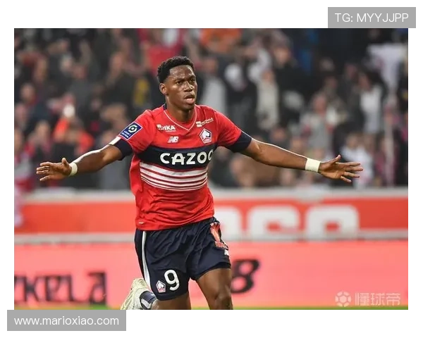 乔纳森·戴维与热苏斯：全能前锋的生涯路径对比