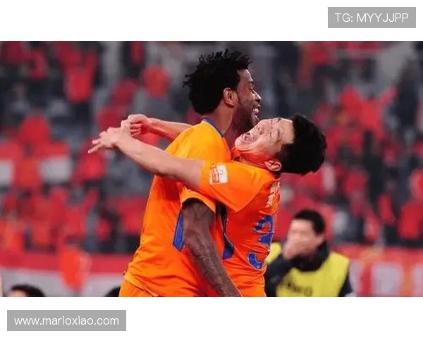 斯通斯与巴斯托尼：出球型中卫的发展路径对比