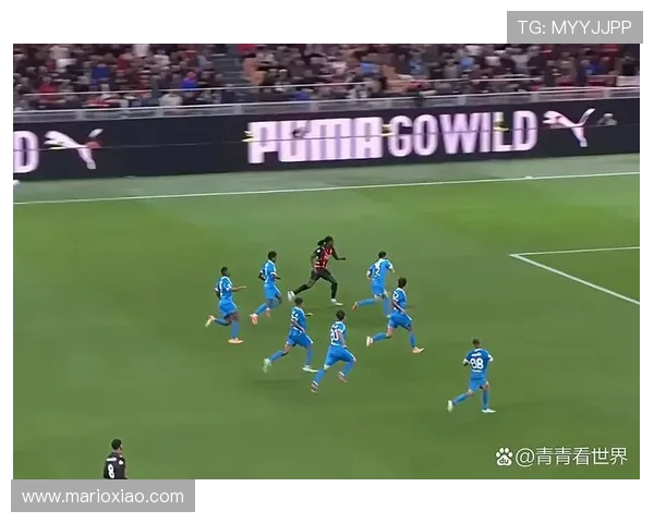 AC米兰防线频频被打穿，是站位混乱还是回防太慢？问题藏不住了！