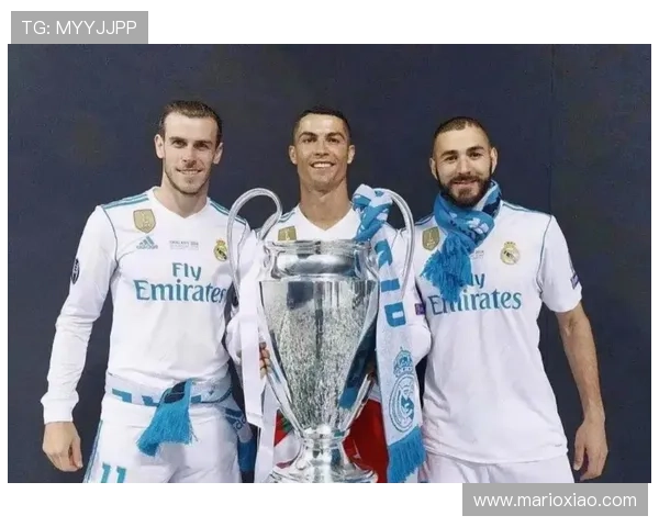 本泽马 vs 苏亚雷斯：技术型中锋的两种极致