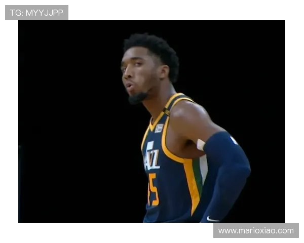 杰伦·威廉姆斯挡拆无球拉开空间，较上季更稳定